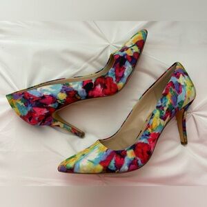 BCBGeneration Multicolor Abstract Floral Print Pointed-Toe Pumps, Sz 8 (38) EUC